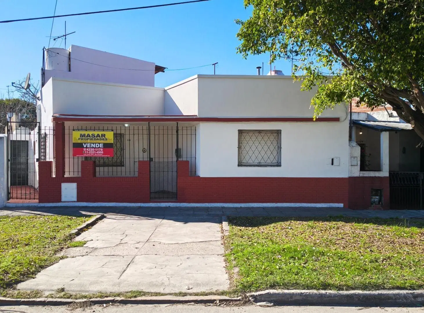 HERMOSA CASA FRENTE AL PARQUE LINEAL DE MONTE CHINGOLO 3
