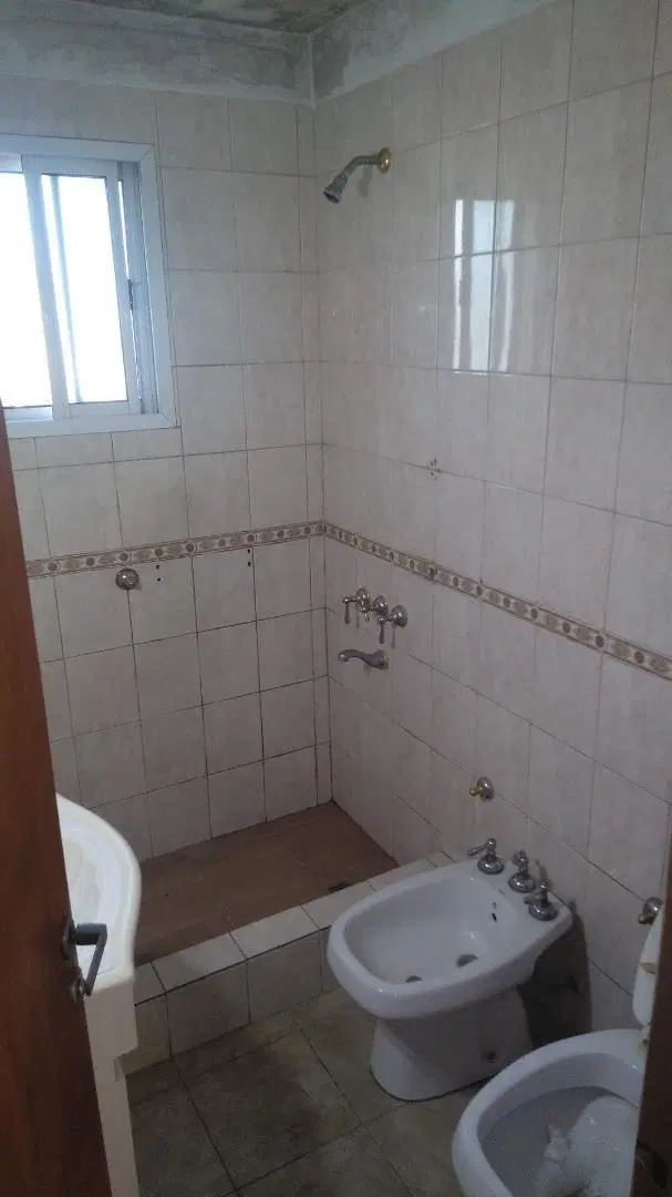 ALQUILER Dpto. 3 Ambientes LANÚS OESTE Av. Hipolito Yrigoyen 5