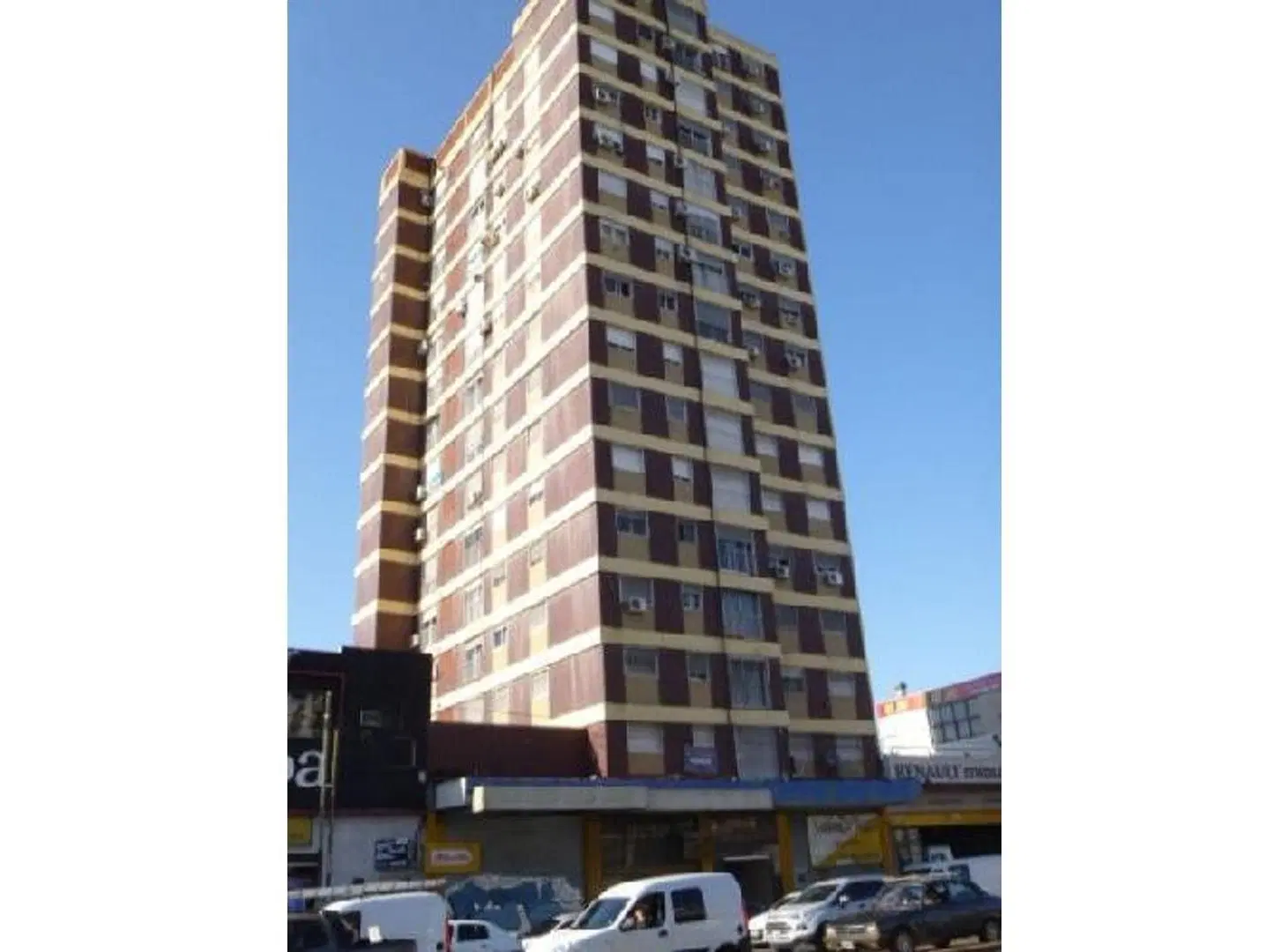ALQUILER Dpto. 3 Ambientes LANÚS OESTE Av. Hipolito Yrigoyen 2