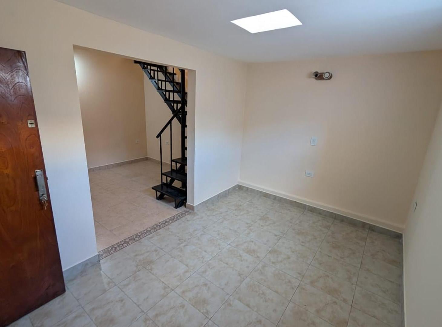 Foto de Alquiler Departamento 2 AMb Av H. Yrigoyen 5100 Lanus Oeste, imagen 1