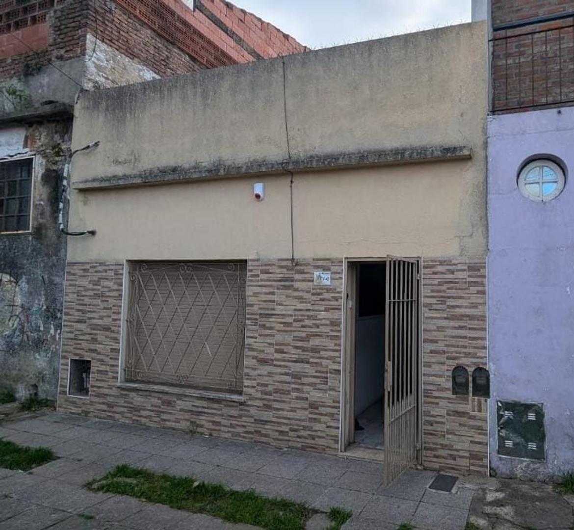 Foto de Alquiler Casa 2 Amb y 1/2. Lanús Oeste Mármol al 700, imagen 1