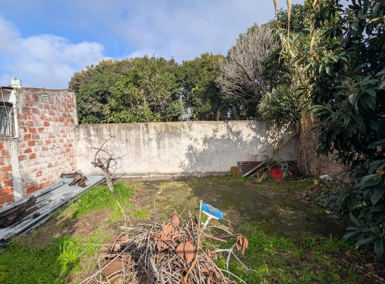 Foto de Lote de terreno con casa M. Weild 3200 Lanus E, imagen 2