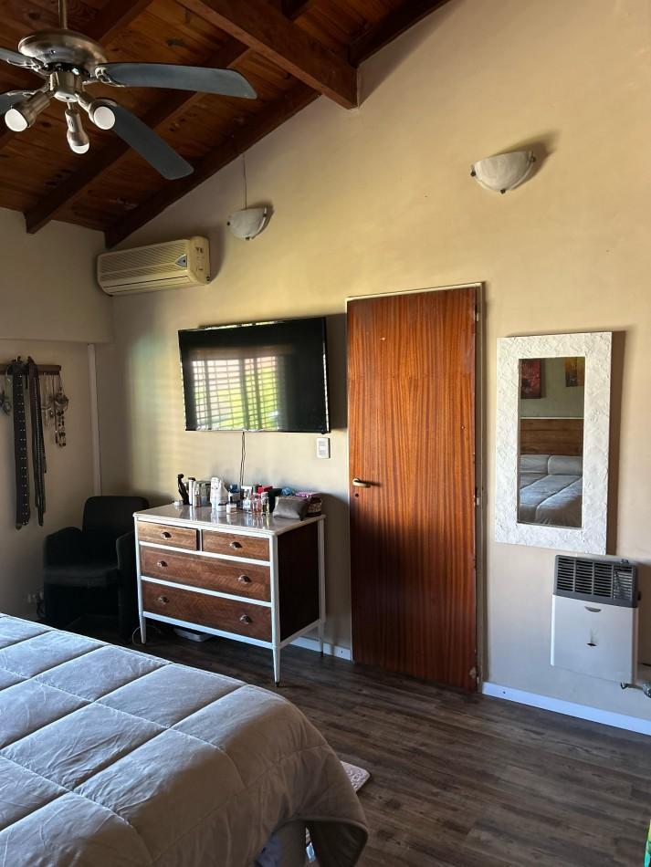 CASA 5 AMBIENTES CON PILETA | CASTELAR NORTE