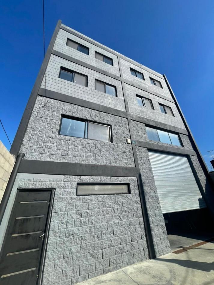 Deposito Industrial En Block 420m² Con Montacargas - Ituzaingo Norte