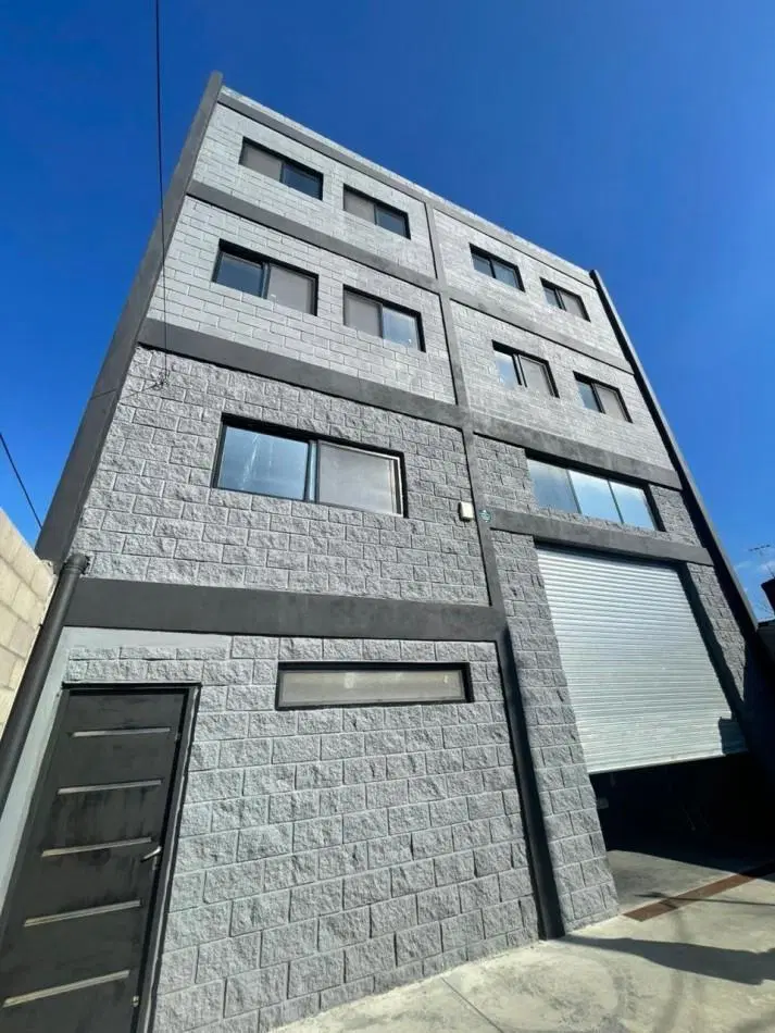 Deposito Industrial En Block 420m² Con Montacargas - Ituzaingo Norte 4