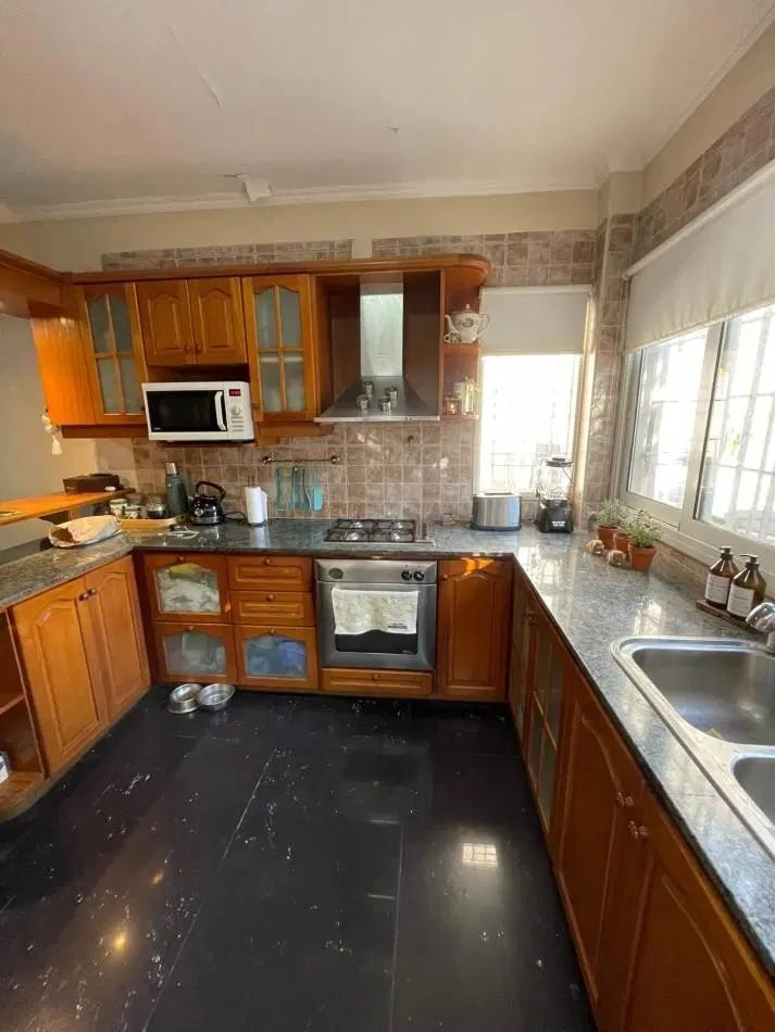 CASA 3 AMBIENTES C/PILETA CASTELAR NORTE 8
