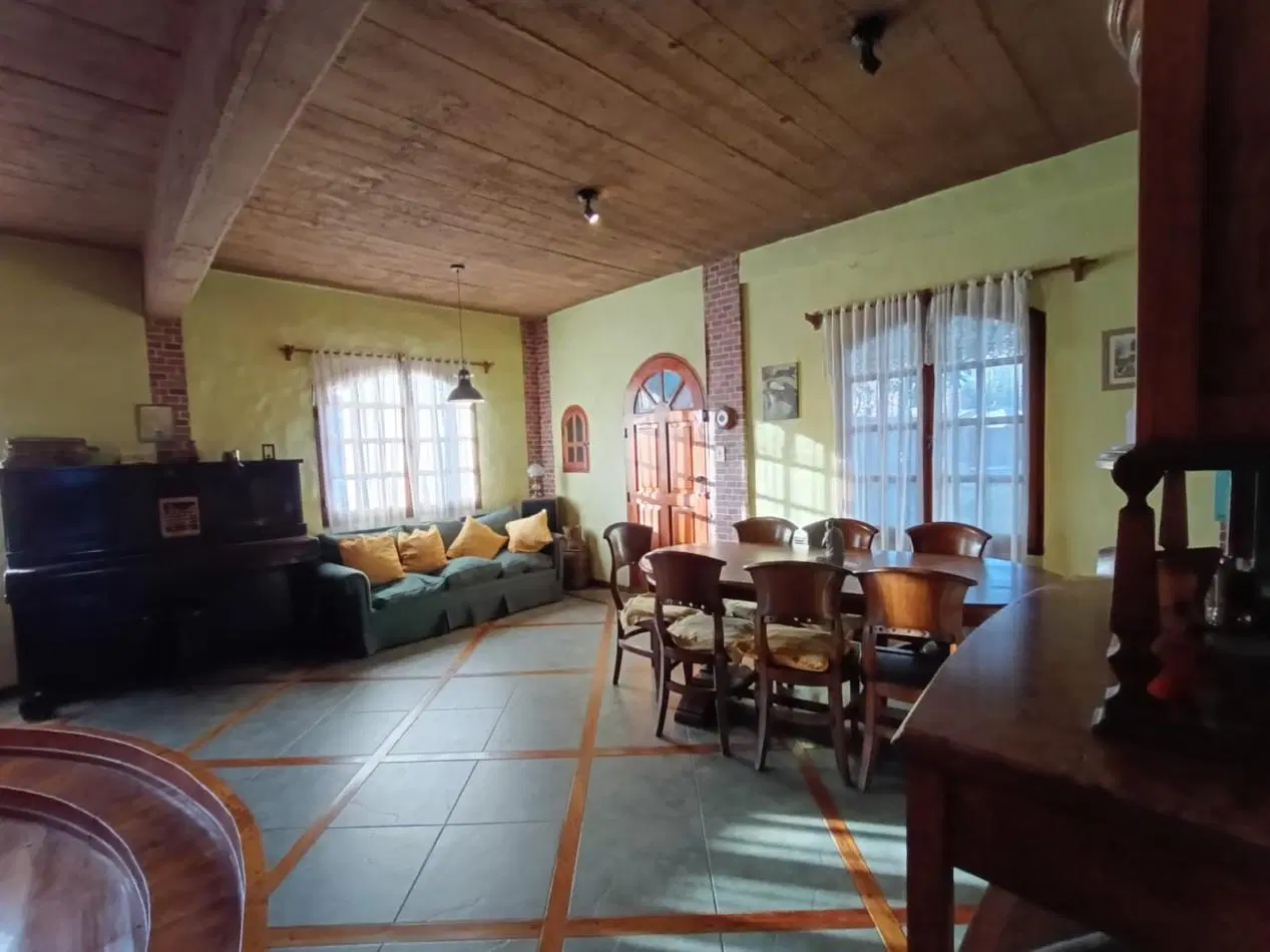 Venta casa 5 ambientes amplio parque 4