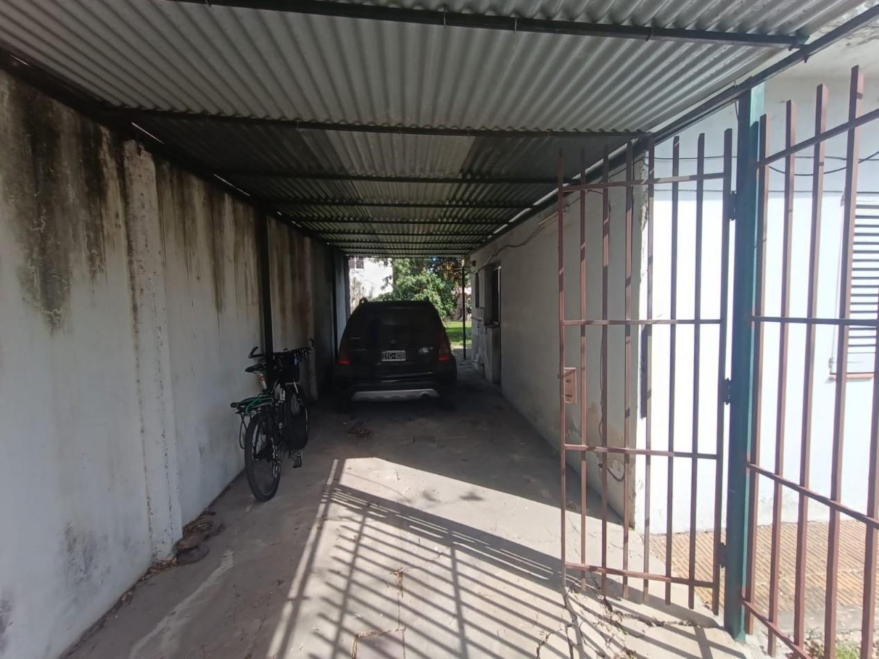 Foto de Venta casa 3 ambientes Castelar A RECICLAR 10 x 38mts APTO CREDITO, imagen 5
