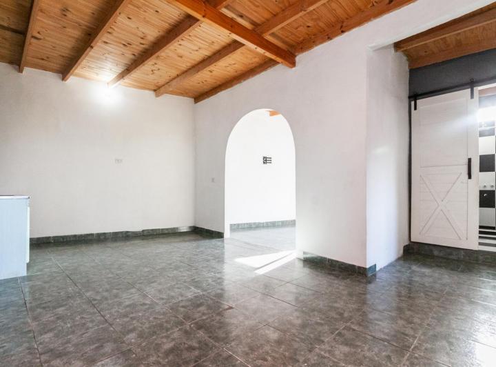 Venta de Departamentos en Block con 2 Locales y Cochera. 3