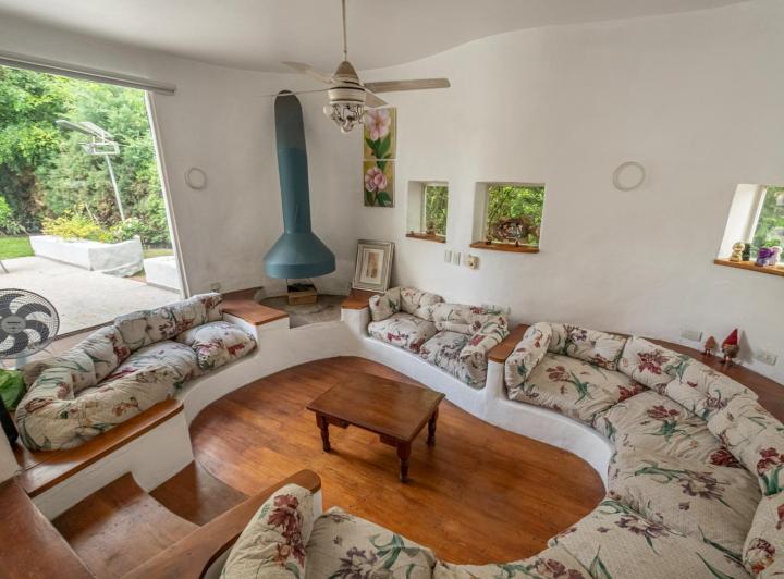 Casa en Venta de 5 Ambientes en Country El Venado Canning 1