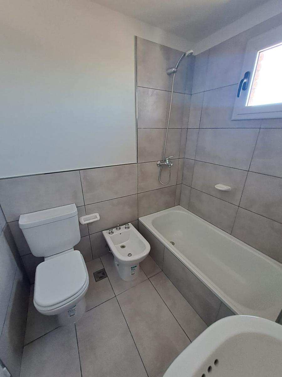 Foto de DEPARTAMENTO A ESTRENAR 1 dormitorio Complejo cerrado. Bº San Martin, imagen 2