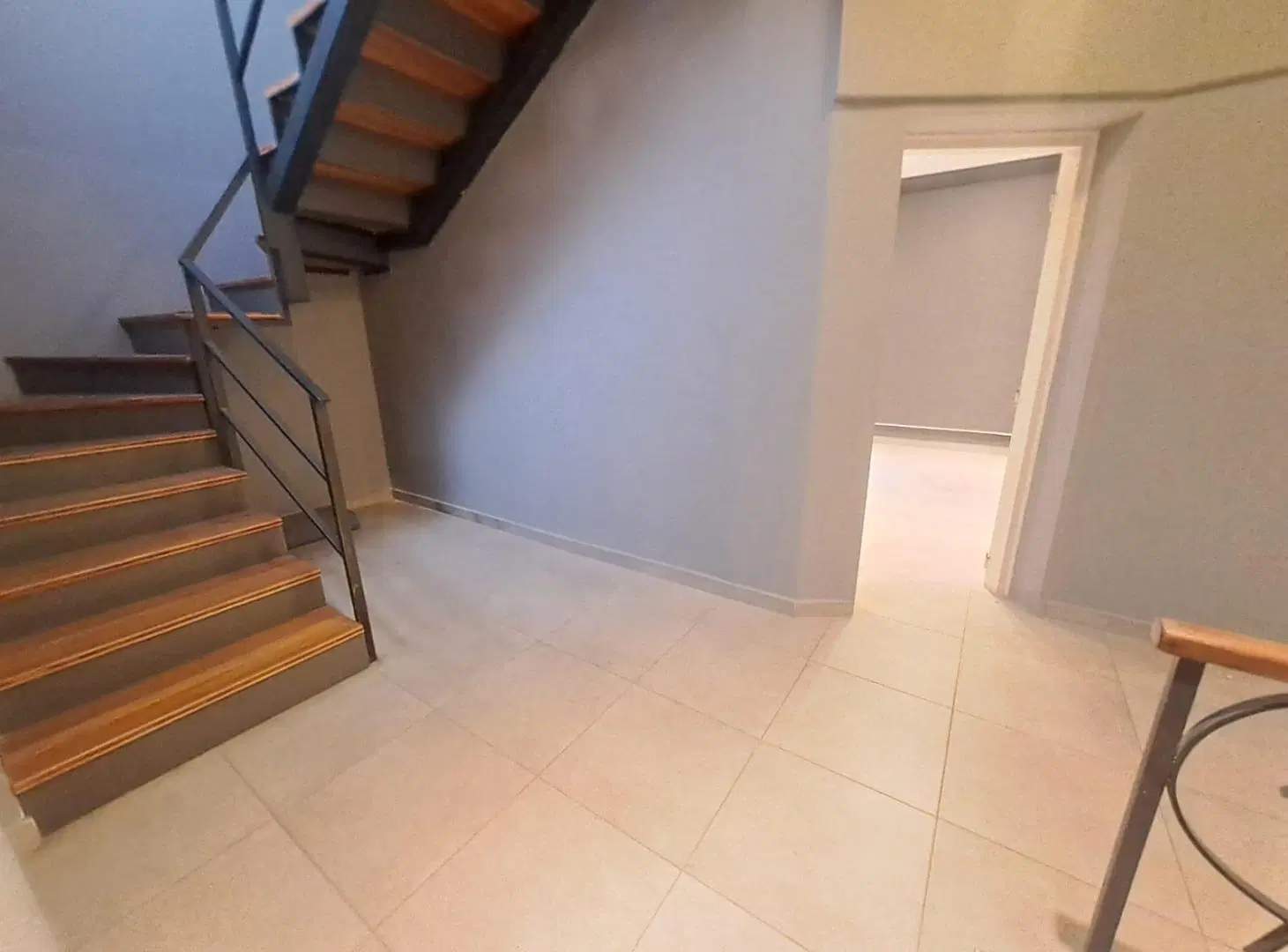 Oficina en Alquiler Nueva Córdoba. 140m2. 1er piso, independiente 2