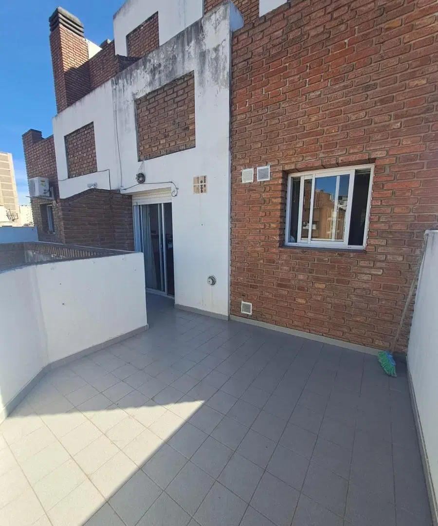 Departamento en Alquiler. Dúplex 1 dormitorio, balcón. Bv. Chacabuco 500 Nueva Cordoba 5