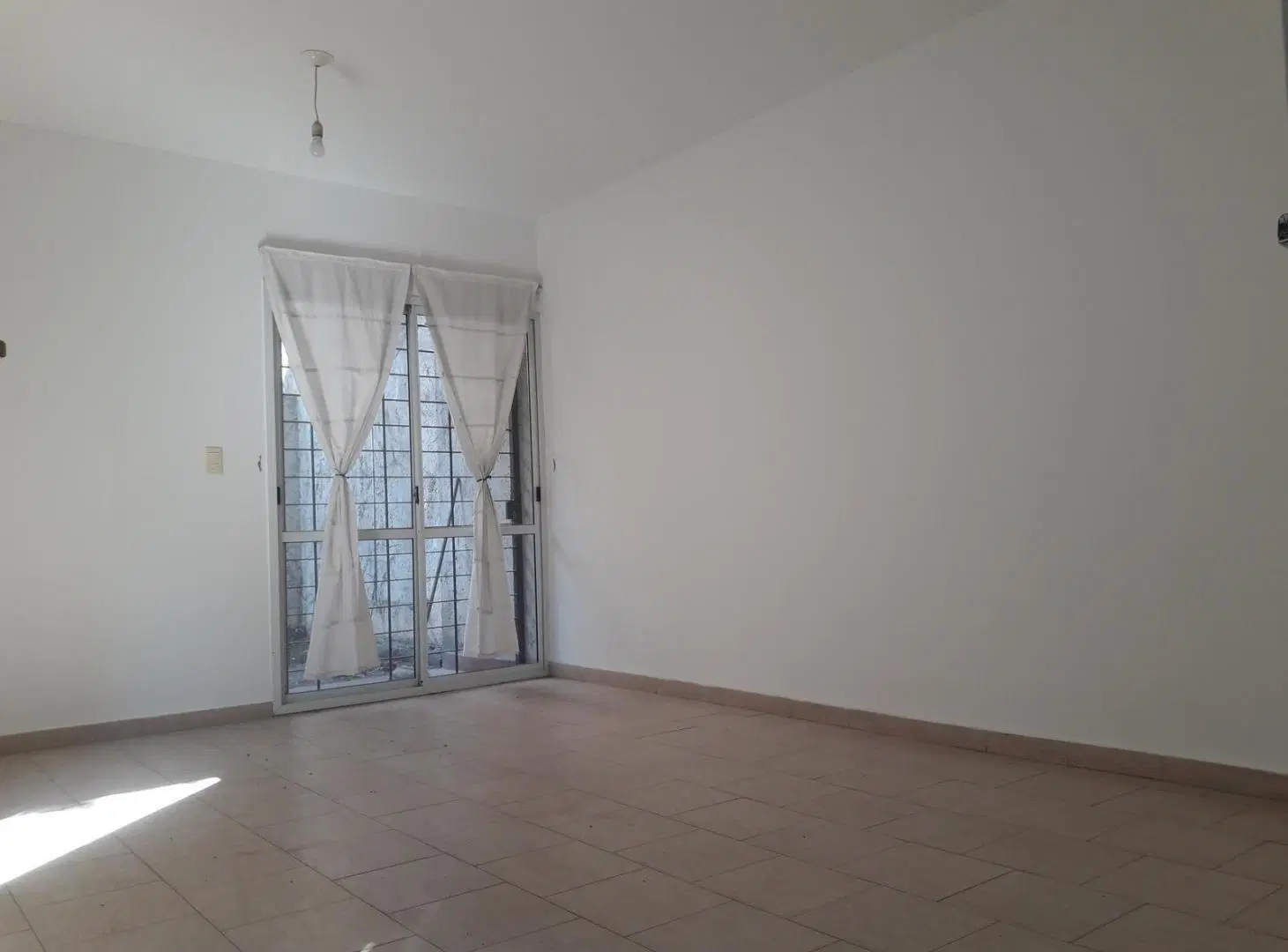 Departamento en alquiler 1 dormitorio planta baja con Patio. ALTA CORDOBA 2