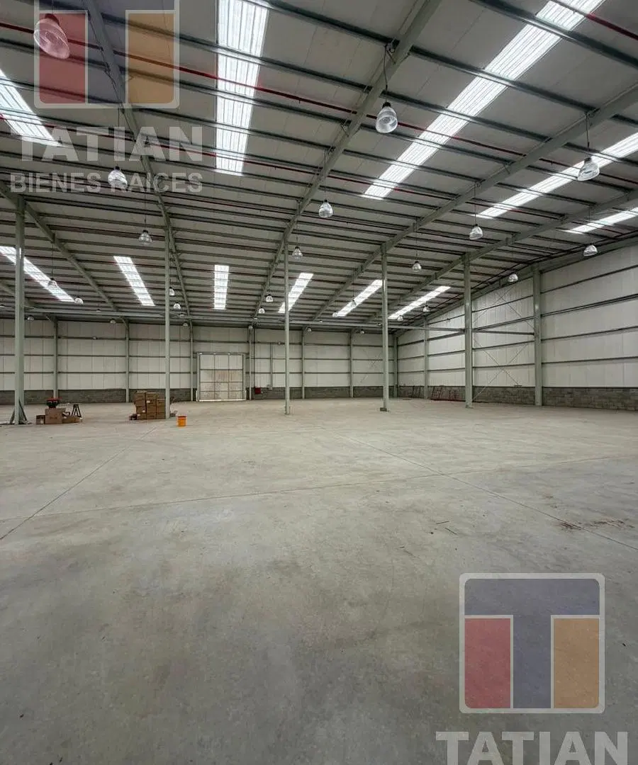 Excelencia Logística e Industrial: Imponente Galpón de 2.000 m² a Estrenar en General Manuel Savio 3