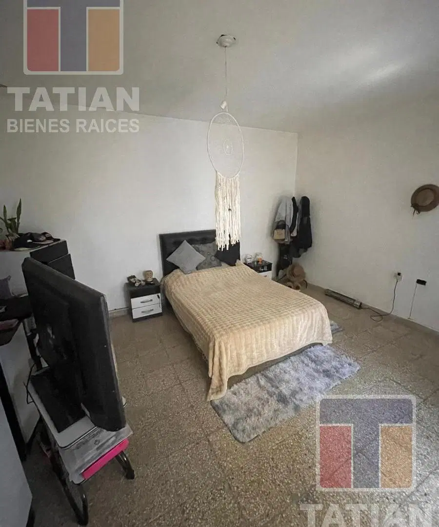 ¡Oportunidad en Barrio Jardín Pilar! Casa Sólida de 2 Dormitorios con Gran Patio y Cochera 3