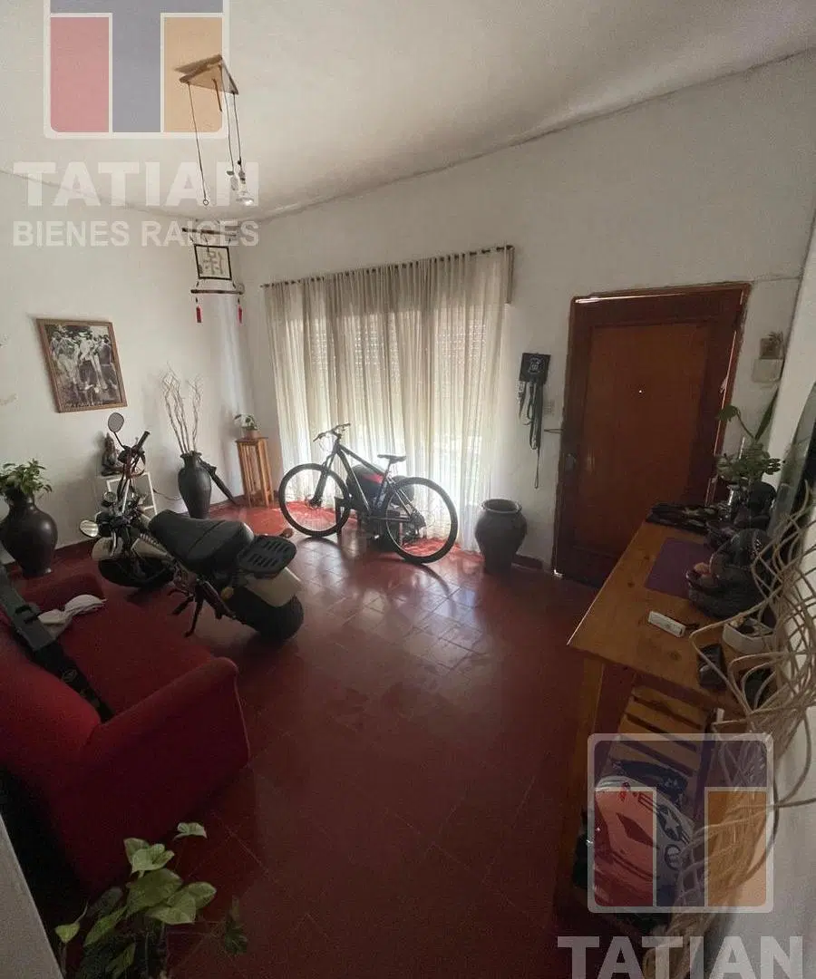¡Oportunidad en Barrio Jardín Pilar! Casa Sólida de 2 Dormitorios con Gran Patio y Cochera 2