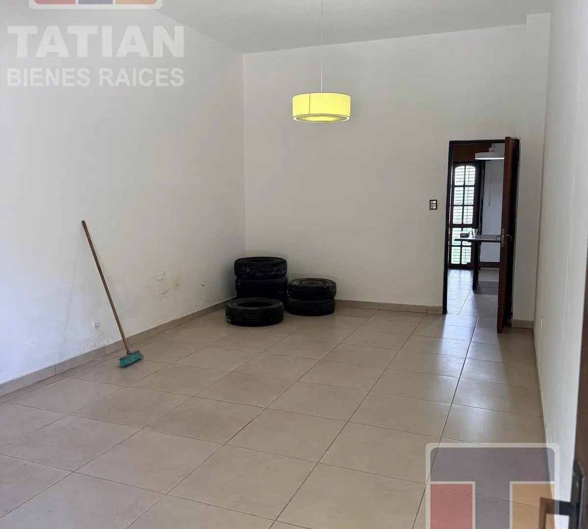 ¡Tu Oasis Familiar en Alta Córdoba! Espaciosa Casa de 4 Dormitorios con Pileta y Quincho 2