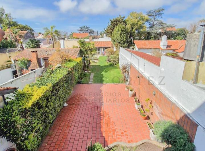 Casa en Martinez 4 dormitorios mas dependencia pileta jardín y quincho 1