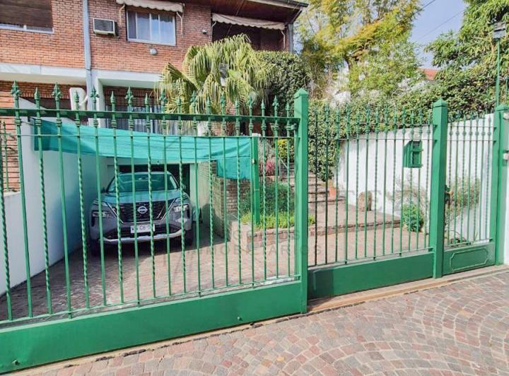 Casa en Martinez 4 dormitorios mas dependencia pileta jardín y quincho 3