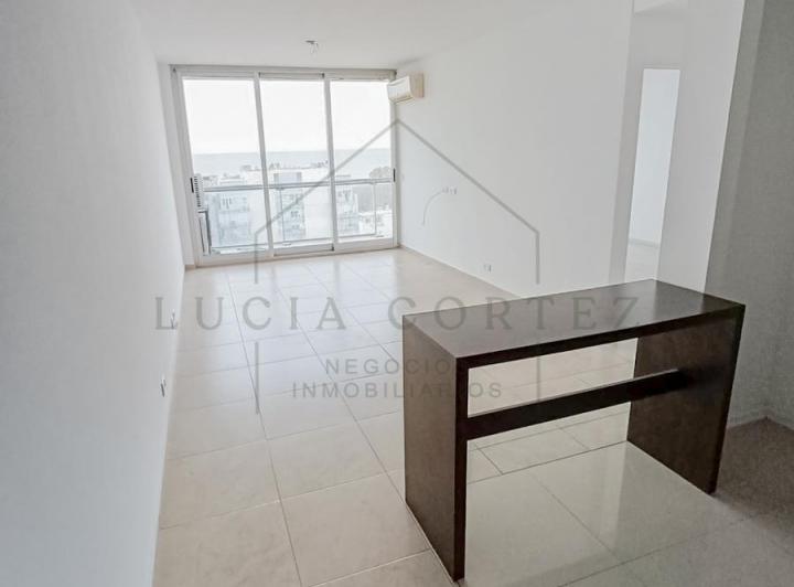 Departamento en alquiler en Olivos 1 dormitorio torre AWWA cochera cubierta y vista al rio 5