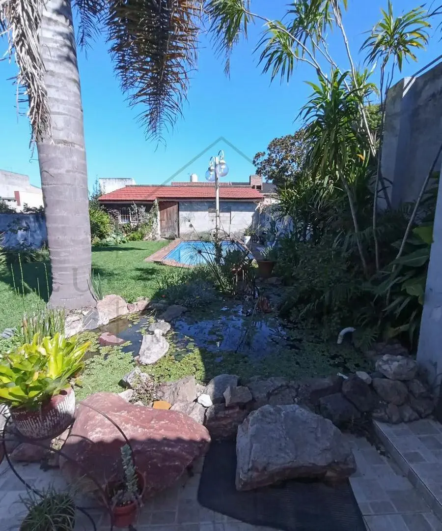 Casa en venta en Boulogne 5 ambientes con jardín quincho y pileta 4