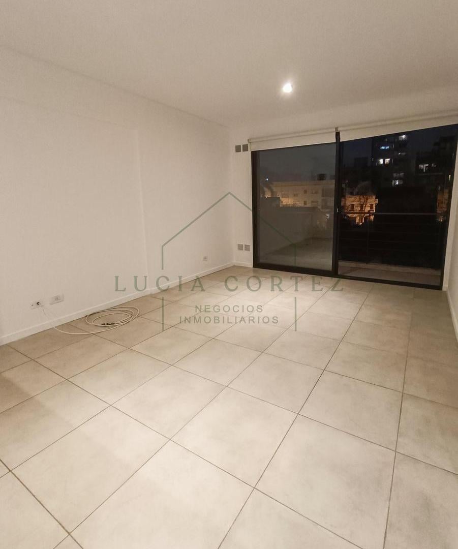 Departamento en alquiler en Victoria 2 ambientes con balcon