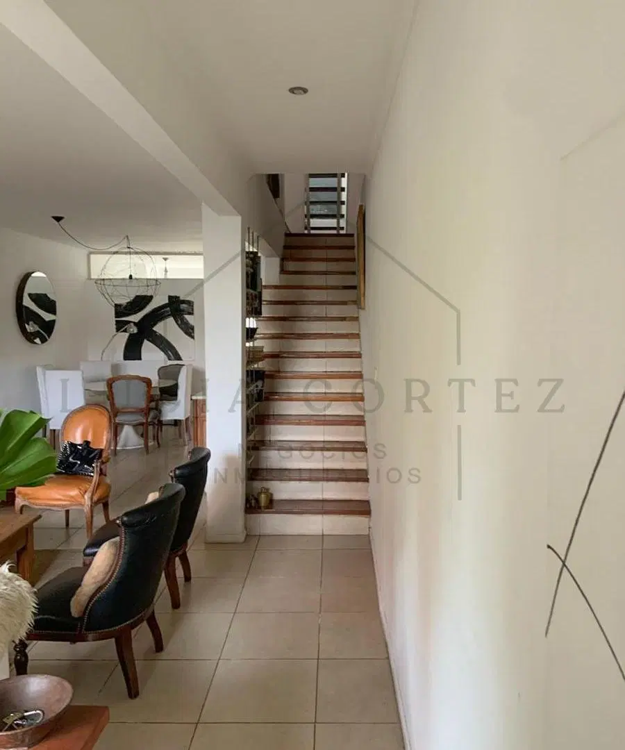 Casa en alquiler en Martinez 3 ambientes playroom y cochera 4
