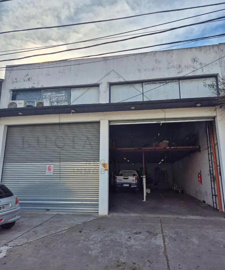 Galpón con local, oficinas y deposito en Don Torcuato 3