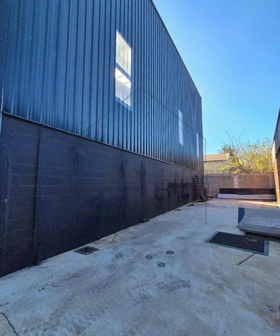 Galpón en alquiler en Área de Promoción El Triángulo 1800 m2 con oficinas y recepción 2
