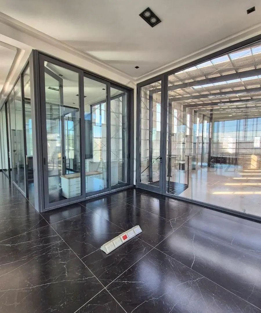 Galpón en alquiler en Área de Promoción El Triángulo 1800 m2 con oficinas y recepción 8