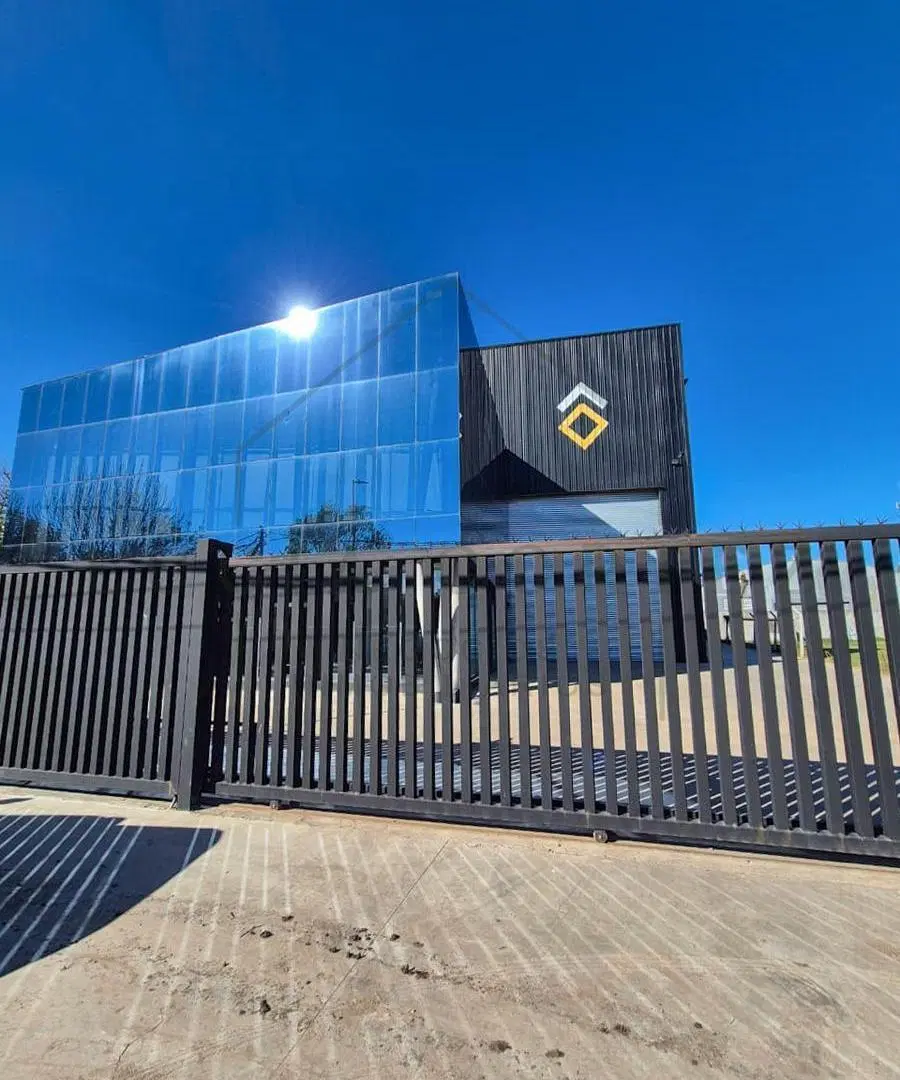 Galpón en alquiler en Área de Promoción El Triángulo 1800 m2 con oficinas y recepción 4