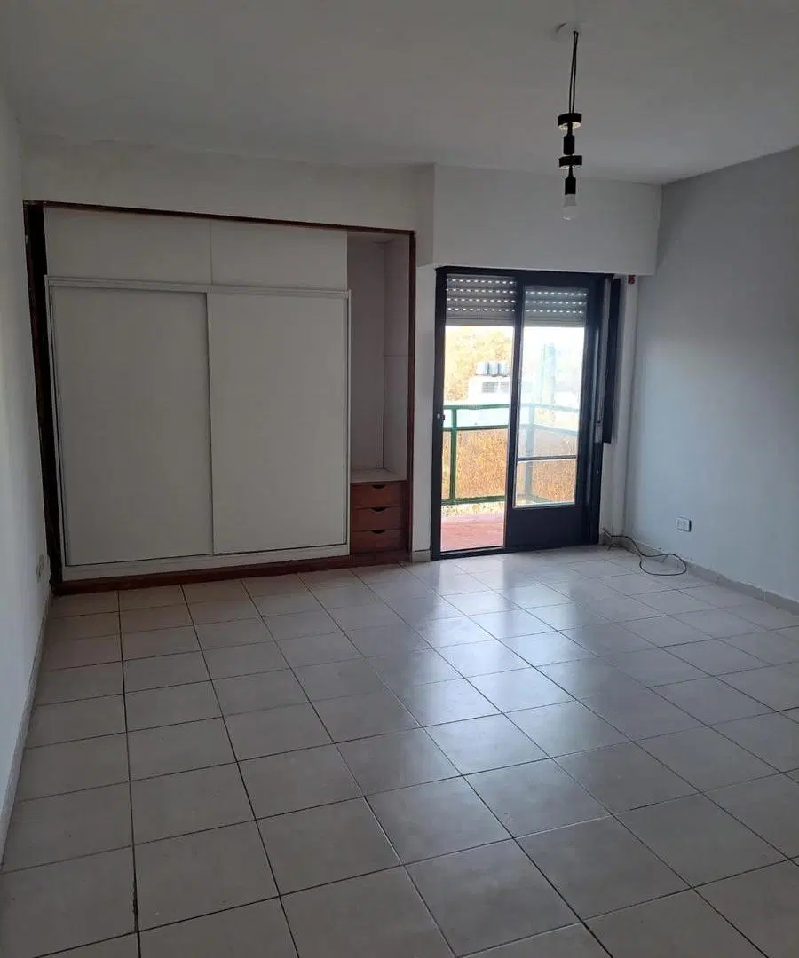 Departamento en alquiler San Martin monoambiente con balcon 5