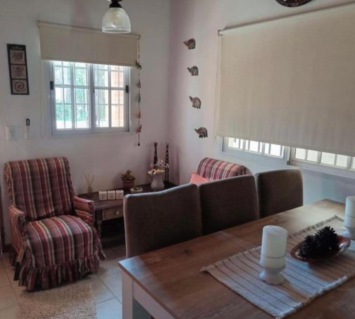 Casa en Venta a Una Cuadra de La Laguna 5