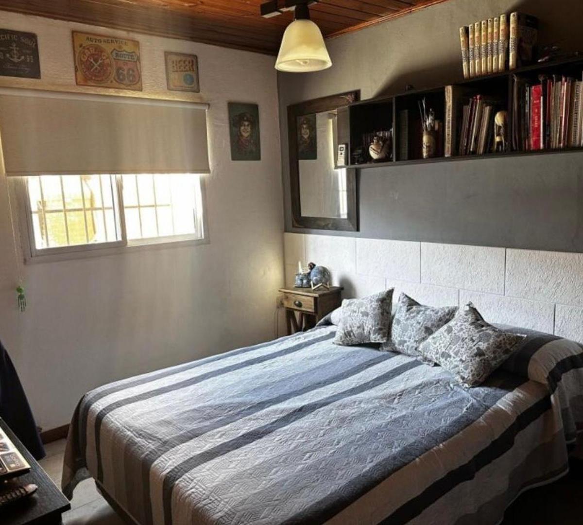 Casa en Venta a Una Cuadra de La Laguna 2