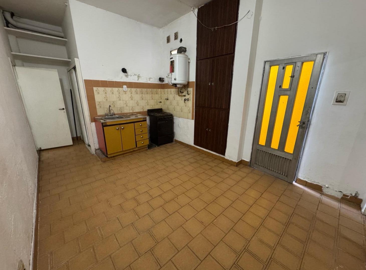 Departamento con cochera en Rafael Calzada