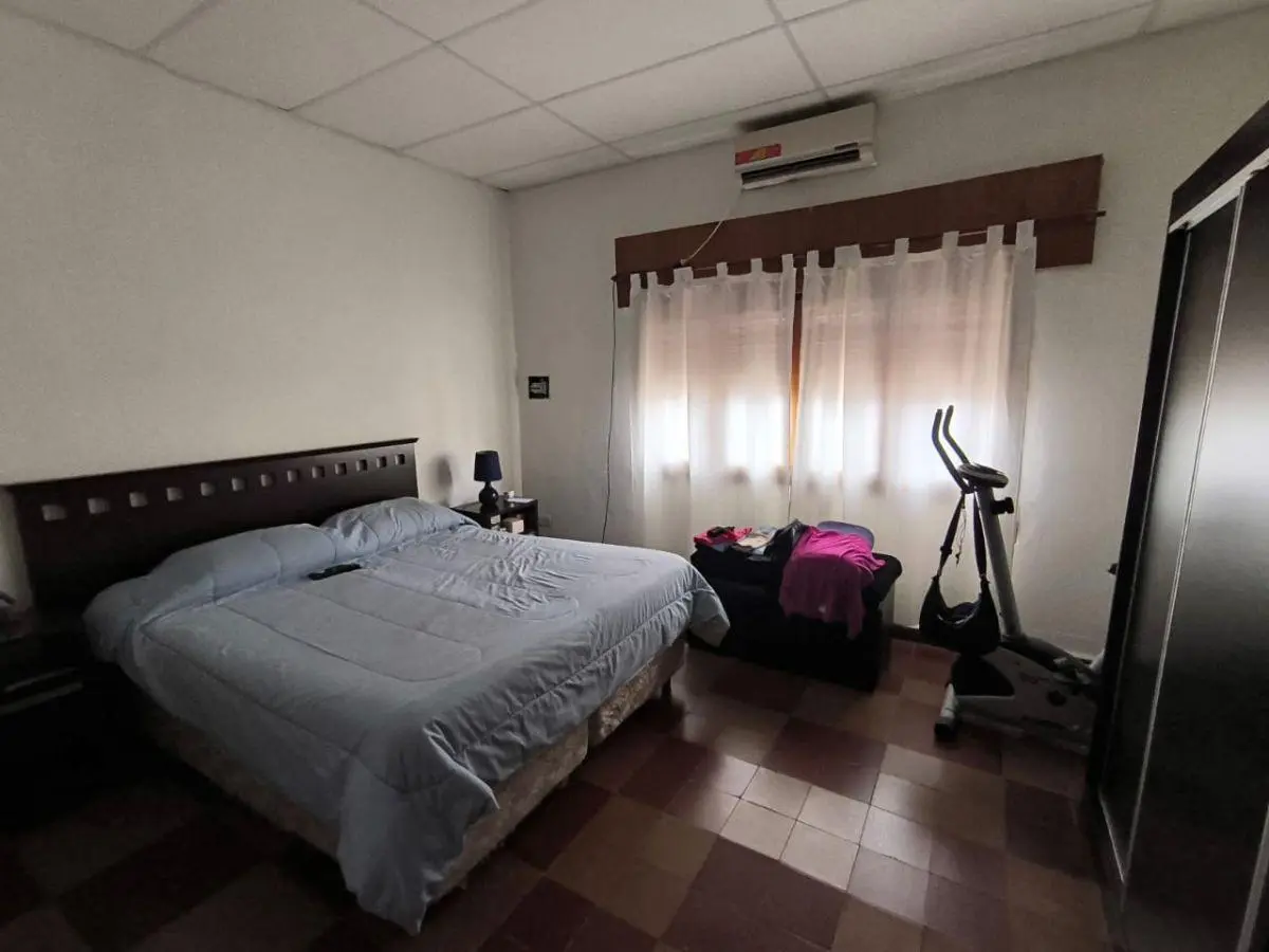VENTA Casa 3 dormitorios B° La France 1