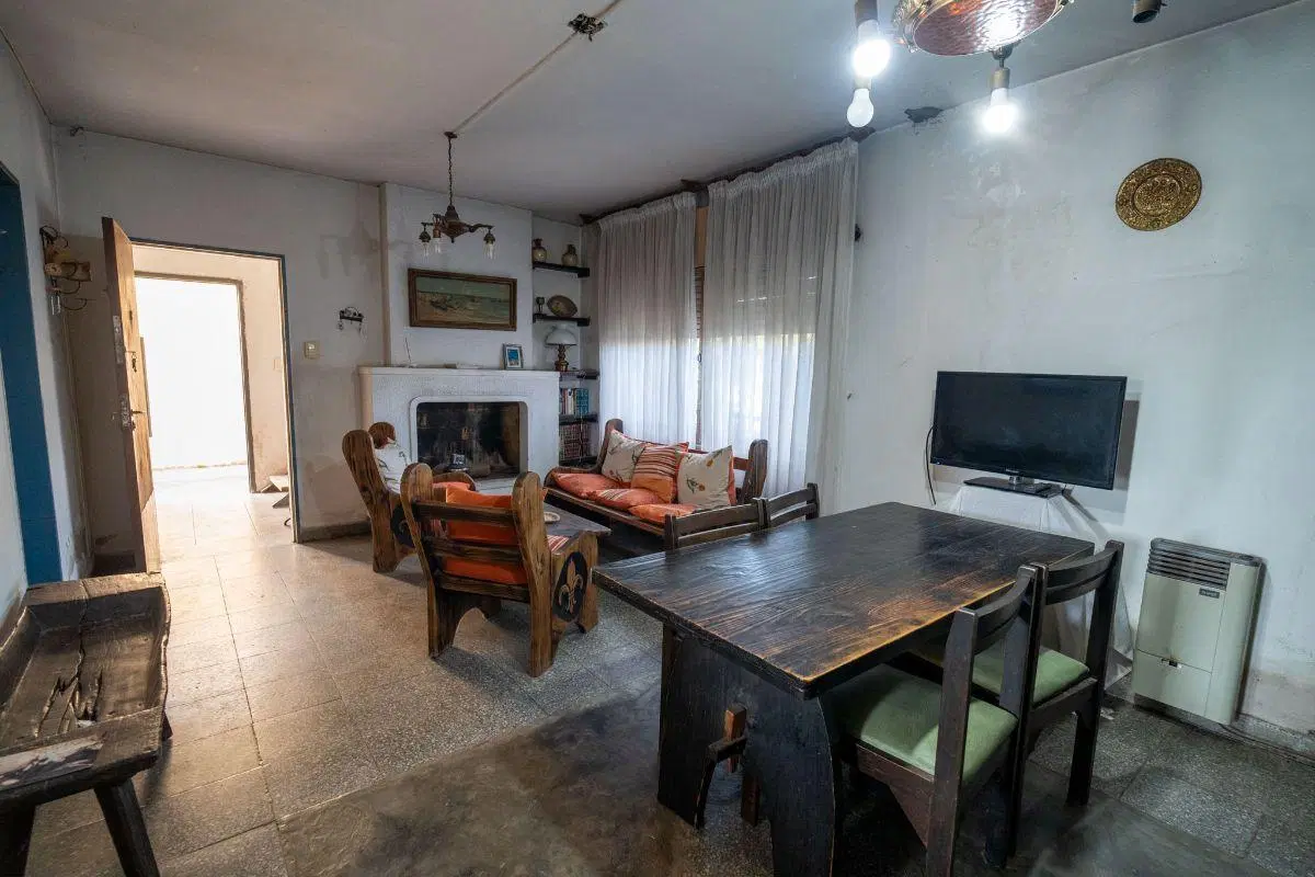 Casa en dos plantas en venta a 2 cuadras de Shopping Villa Cabrera 1