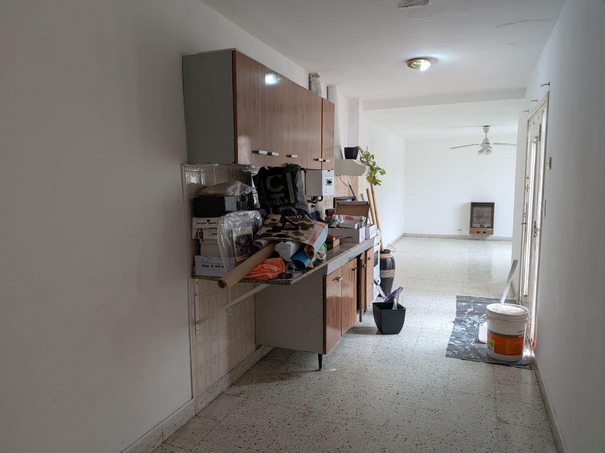 Foto de Casa en venta 4 dormitorios, patio y cochera en barrio Gral. Paz, imagen 4