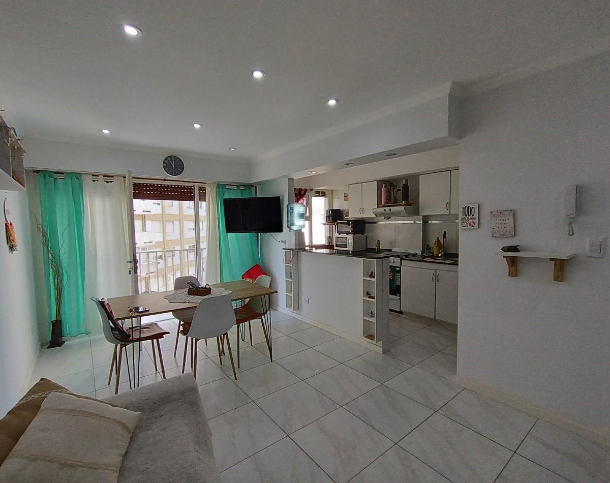 VENTA DEPARTAMENTO 3 AMBIENTES RECICLADO CON BALCON