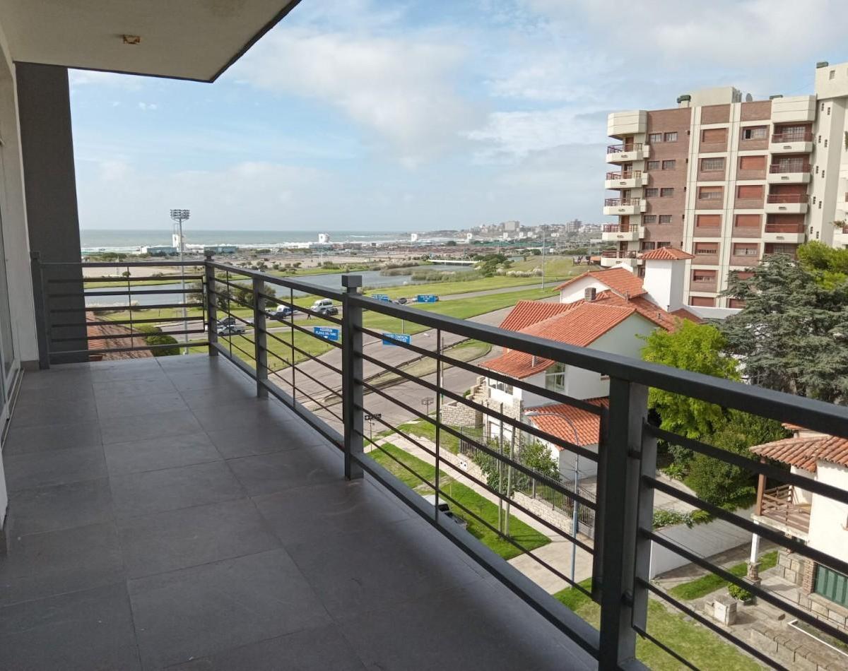 Edificio Punta Mogotes/ Media Cuadra de La Costa 1