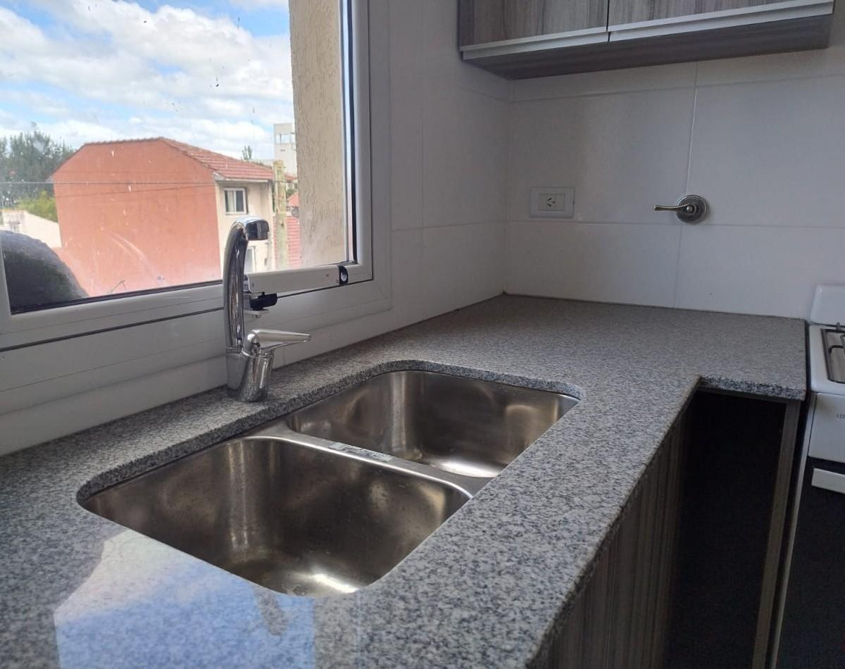 Departamento 2 Amb a Estrenar con Balcon y Cochera 4