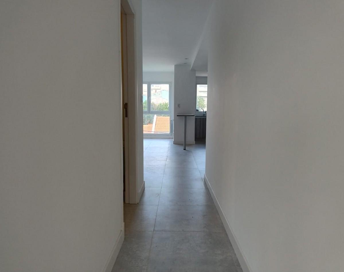 Departamento 2 Amb a Estrenar con Balcon y Cochera 5