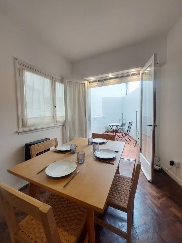 Depto. de dos ambientes con patio para 2/4 personas. Varese.