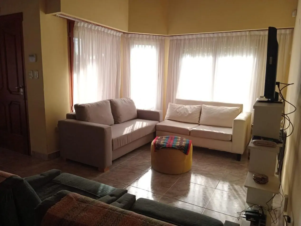 CASA 4 AMBIENTES BARRIO RESIDENCIAL MIRAMAR -APTO CREDITO 5