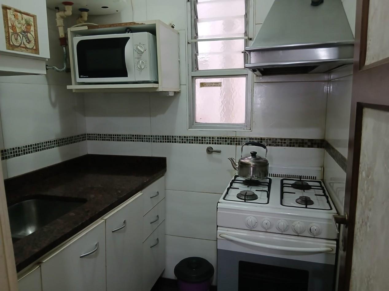 Foto de Alquiler departamento dos ambientes estudiante. Zona centro., imagen 4