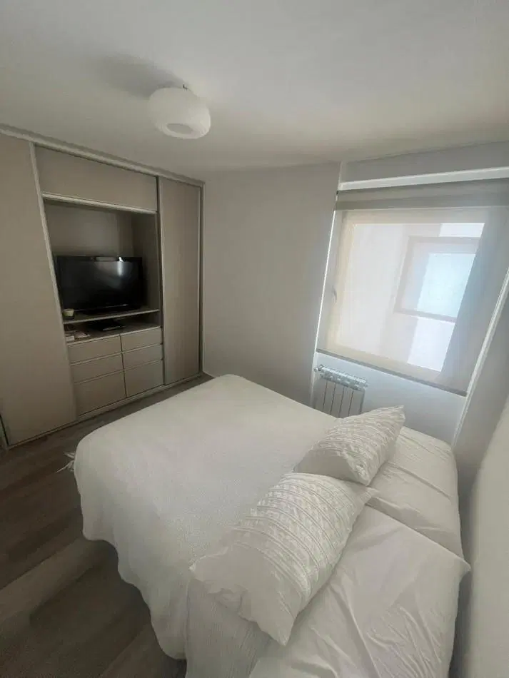 Venta Departamento 2 ambientes al frente con balcon, La Perla 5