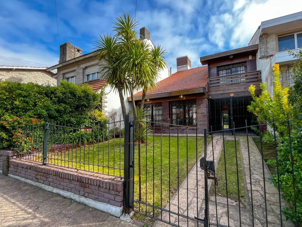 VENTA CASA 4 AMBIENTES BARRIO STELLA MARIS GRAN PARQUE A CUADRAS DEL MAR 1