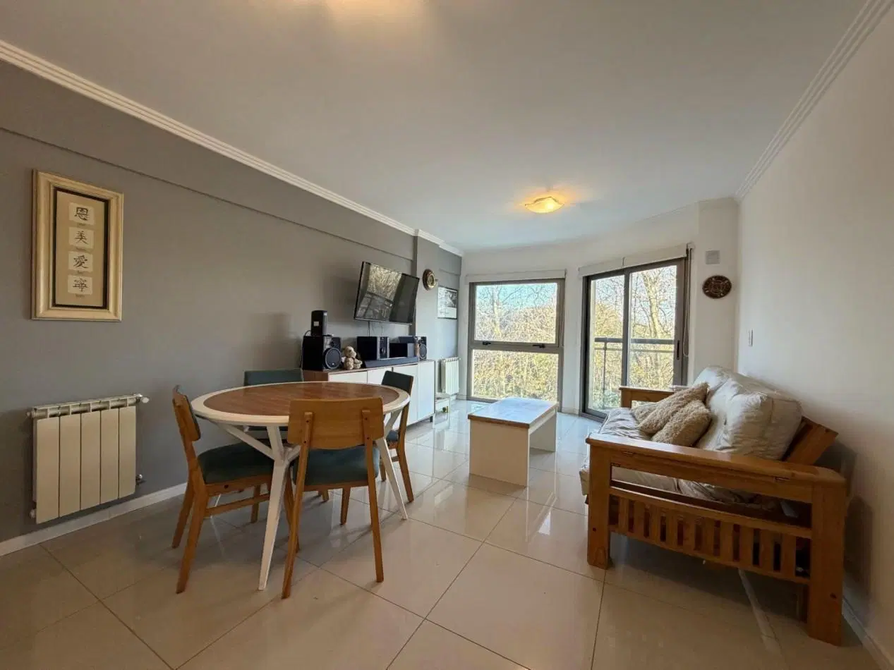 Departamento Semipiso de 2 amb con balcon y cochera zona alem 3