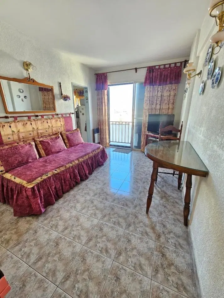 VENTA DEPARTAMENTO 2 AMBIENTES LATERAL CON BALCON Y VISTA A LA CIUDAD ZONA ALDREY 1